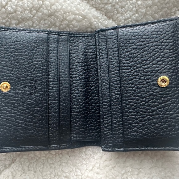 A card case wallet with small Double G metal detail. - Picture 7 of 9